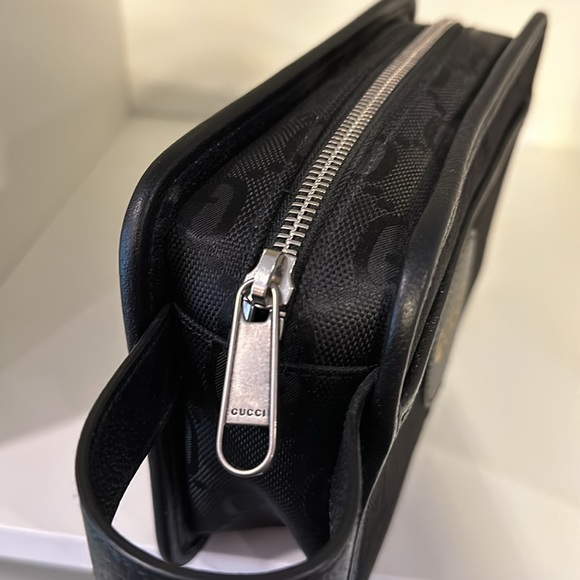 Gucci toiletry case - used in great shape - Picture 5 of 5